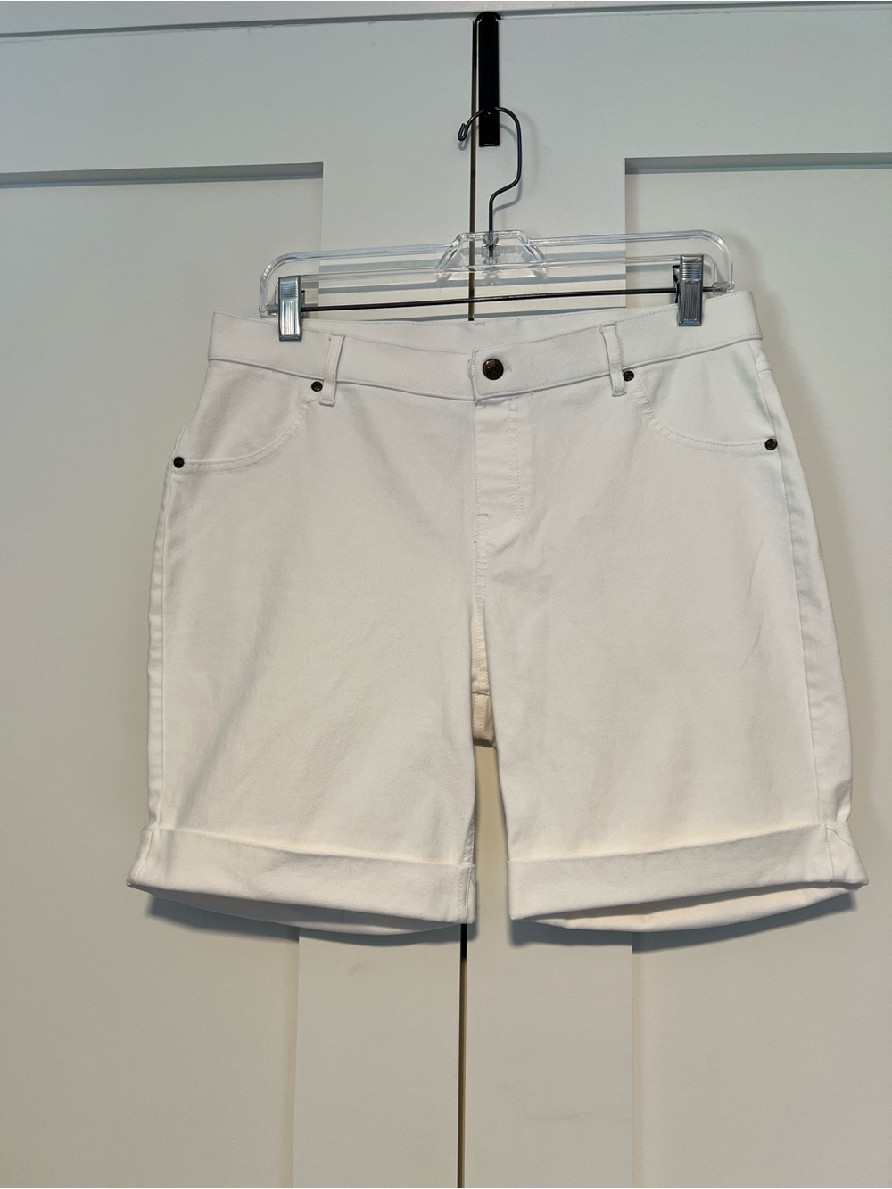 HUE Roll-Cuff Shorts